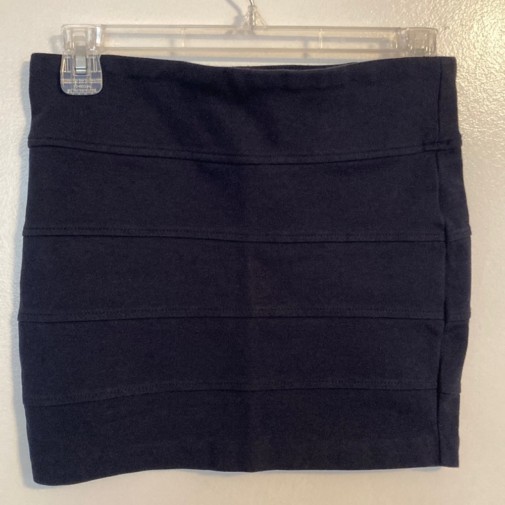 Aeropostale Black Junior’s Mini Skirt (size S)